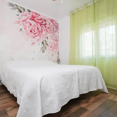 Semesterbostad Casa Uly 2 *